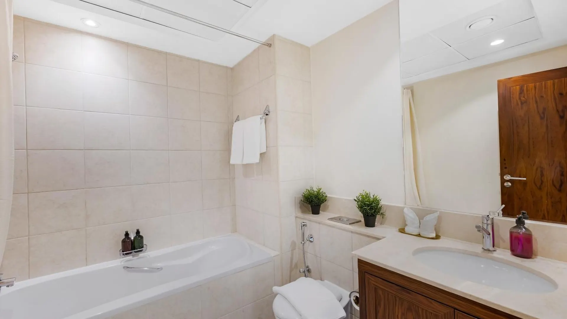 Durrani Homes - Modern Living 3Br With Burj Khalifa And Fountain View - Third Room Without Partition Dubai 0*,